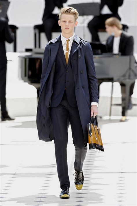 burberry spring 2016|Burberry Spring 2016 Menswear Collection .